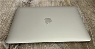 Apple MacBook Air 13in (256GB SSD, M1, 8GB) Laptop 2020